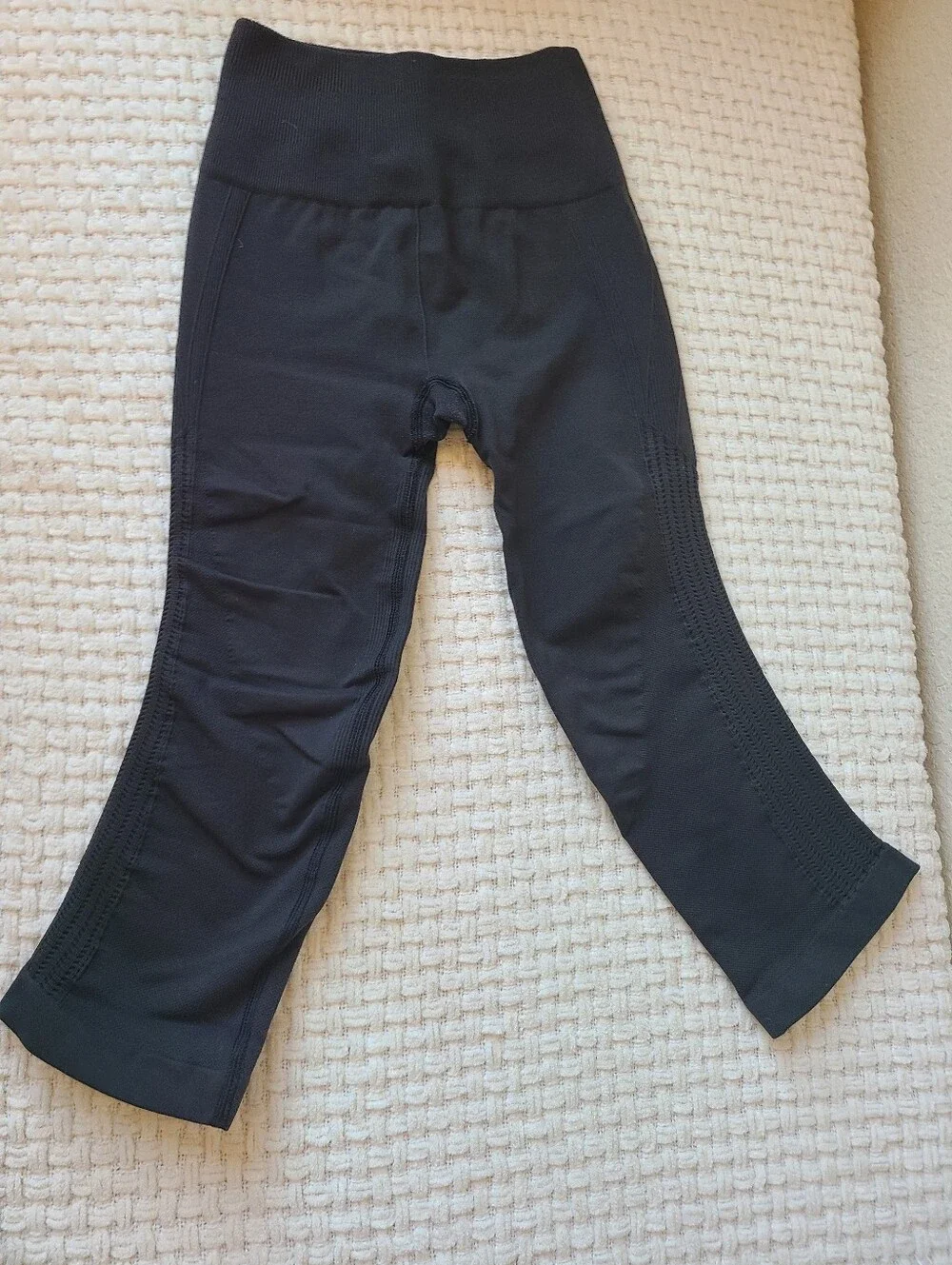 Lululemon Black Leggings Crop Size 4
